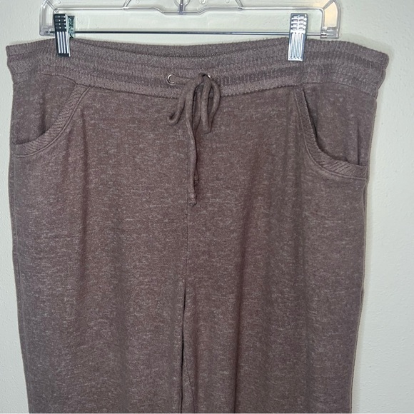 Weekends by Chicos CoziSoft Easy Drawstring Ankle Pants Size 2 / Large - Picture 6 of 7